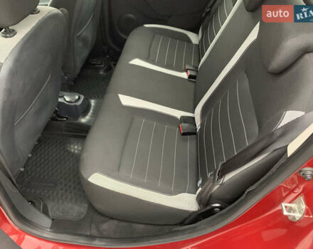 Червоний Рено Сандеро СтепВей, об'ємом двигуна 0.9 л та пробігом 100 тис. км за 11000 $, фото 27 на Automoto.ua