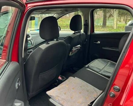 Красный Рено Сандеро СтэпВэй, объемом двигателя 0.9 л и пробегом 90 тыс. км за 10300 $, фото 8 на Automoto.ua