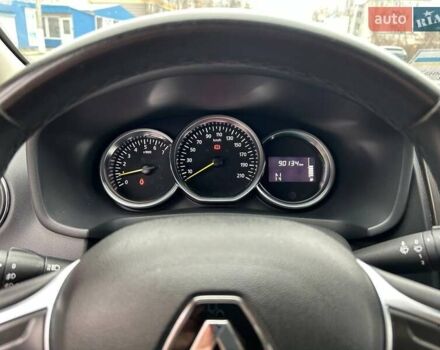 Красный Рено Сандеро СтэпВэй, объемом двигателя 0.9 л и пробегом 90 тыс. км за 10300 $, фото 6 на Automoto.ua