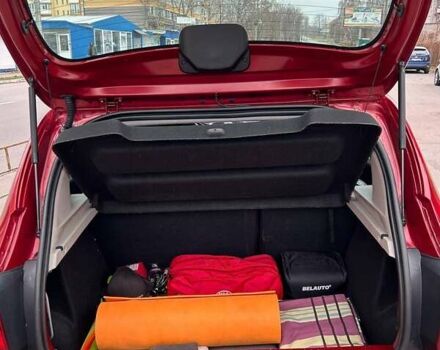 Красный Рено Сандеро СтэпВэй, объемом двигателя 0.9 л и пробегом 90 тыс. км за 10300 $, фото 3 на Automoto.ua