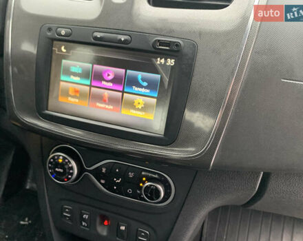 Червоний Рено Сандеро СтепВей, об'ємом двигуна 0.9 л та пробігом 100 тис. км за 11000 $, фото 12 на Automoto.ua