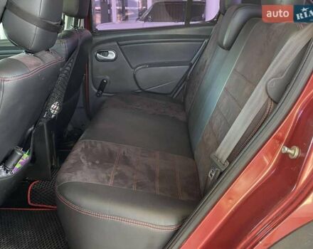 Красный Рено Сандеро СтэпВэй, объемом двигателя 1.6 л и пробегом 180 тыс. км за 7999 $, фото 21 на Automoto.ua