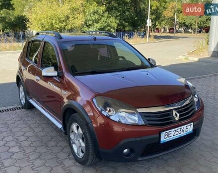Красный Рено Сандеро СтэпВэй, объемом двигателя 1.6 л и пробегом 180 тыс. км за 6999 $, фото 6 на Automoto.ua