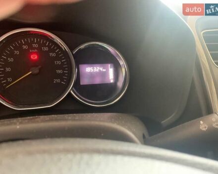 Красный Рено Сандеро СтэпВэй, объемом двигателя 1.46 л и пробегом 186 тыс. км за 6730 $, фото 7 на Automoto.ua