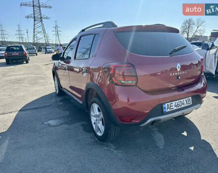 Красный Рено Сандеро СтэпВэй, объемом двигателя 1.5 л и пробегом 125 тыс. км за 7500 $, фото 7 на Automoto.ua