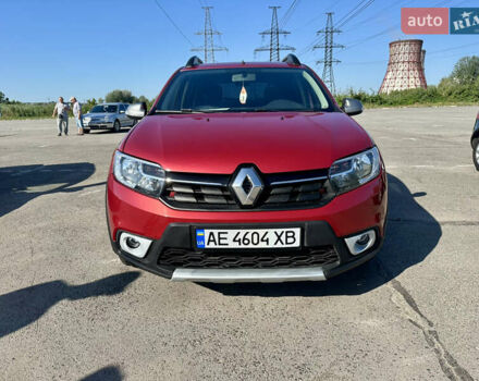 Красный Рено Сандеро СтэпВэй, объемом двигателя 1.5 л и пробегом 125 тыс. км за 7500 $, фото 9 на Automoto.ua