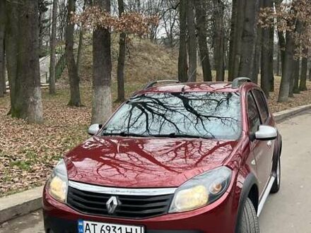 Красный Рено Сандеро СтэпВэй, объемом двигателя 1.6 л и пробегом 204 тыс. км за 5950 $, фото 1 на Automoto.ua