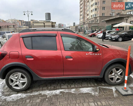 Красный Рено Сандеро СтэпВэй, объемом двигателя 1.6 л и пробегом 147 тыс. км за 7000 $, фото 1 на Automoto.ua