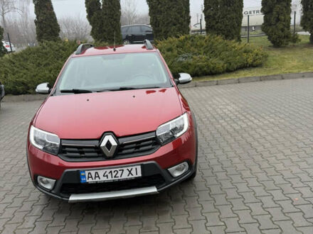 Красный Рено Сандеро СтэпВэй, объемом двигателя 0.9 л и пробегом 75 тыс. км за 9000 $, фото 1 на Automoto.ua