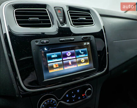 Рено Сандеро СтэпВэй, объемом двигателя 0.9 л и пробегом 75 тыс. км за 10856 $, фото 13 на Automoto.ua