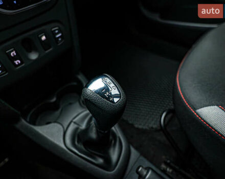 Рено Сандеро СтэпВэй, объемом двигателя 0.9 л и пробегом 75 тыс. км за 10856 $, фото 16 на Automoto.ua