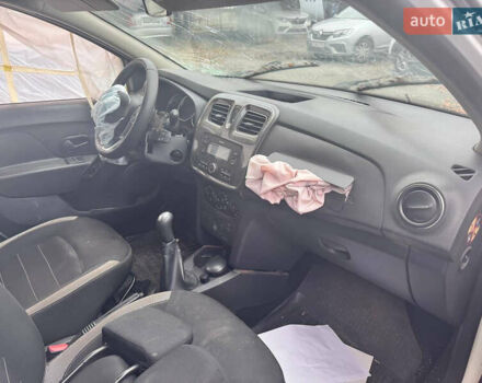 Рено Сандеро СтэпВэй, объемом двигателя 1.6 л и пробегом 151 тыс. км за 4900 $, фото 7 на Automoto.ua
