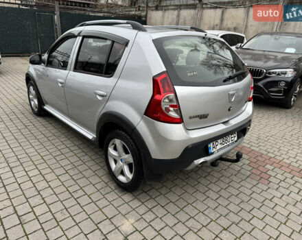 Серый Рено Сандеро СтэпВэй, объемом двигателя 1.5 л и пробегом 180 тыс. км за 5500 $, фото 4 на Automoto.ua