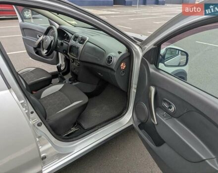 Серый Рено Сандеро СтэпВэй, объемом двигателя 1.6 л и пробегом 180 тыс. км за 6955 $, фото 15 на Automoto.ua