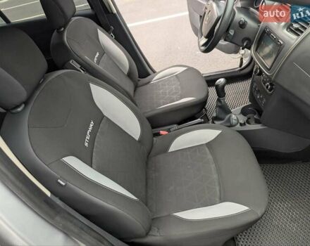 Серый Рено Сандеро СтэпВэй, объемом двигателя 1.6 л и пробегом 180 тыс. км за 6955 $, фото 13 на Automoto.ua
