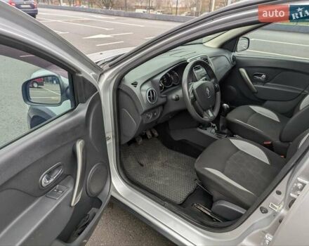 Серый Рено Сандеро СтэпВэй, объемом двигателя 1.6 л и пробегом 180 тыс. км за 6955 $, фото 16 на Automoto.ua