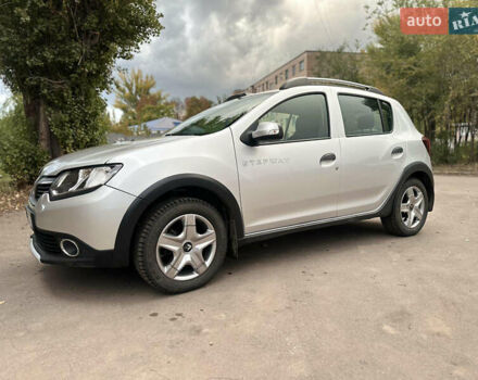 Серый Рено Сандеро СтэпВэй, объемом двигателя 1.5 л и пробегом 115 тыс. км за 6200 $, фото 7 на Automoto.ua
