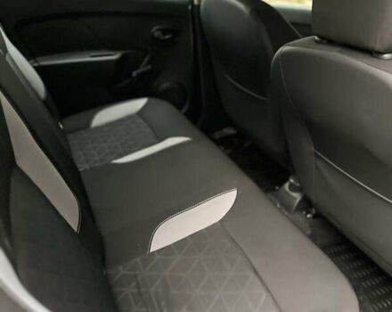 Серый Рено Сандеро СтэпВэй, объемом двигателя 1.5 л и пробегом 115 тыс. км за 6200 $, фото 12 на Automoto.ua