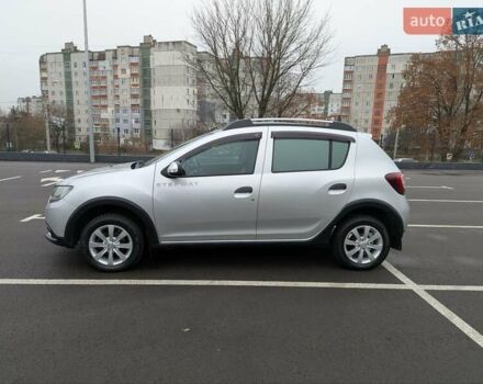 Серый Рено Сандеро СтэпВэй, объемом двигателя 1.6 л и пробегом 180 тыс. км за 6955 $, фото 32 на Automoto.ua