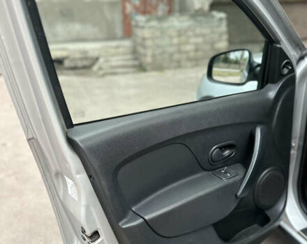 Серый Рено Сандеро СтэпВэй, объемом двигателя 1.5 л и пробегом 115 тыс. км за 6200 $, фото 19 на Automoto.ua