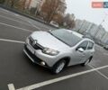 Серый Рено Сандеро СтэпВэй, объемом двигателя 1.6 л и пробегом 180 тыс. км за 6955 $, фото 5 на Automoto.ua