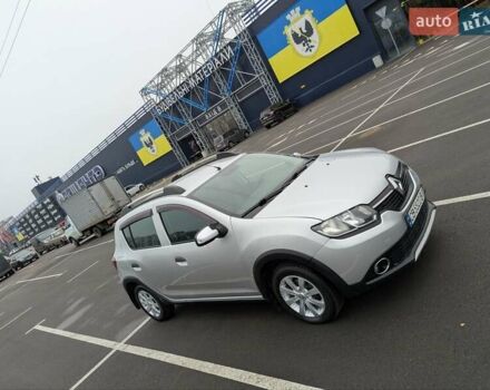 Серый Рено Сандеро СтэпВэй, объемом двигателя 1.6 л и пробегом 180 тыс. км за 6955 $, фото 43 на Automoto.ua