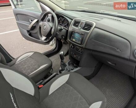 Серый Рено Сандеро СтэпВэй, объемом двигателя 1.6 л и пробегом 180 тыс. км за 6955 $, фото 14 на Automoto.ua