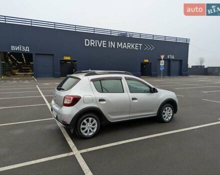 Серый Рено Сандеро СтэпВэй, объемом двигателя 1.6 л и пробегом 180 тыс. км за 6955 $, фото 39 на Automoto.ua