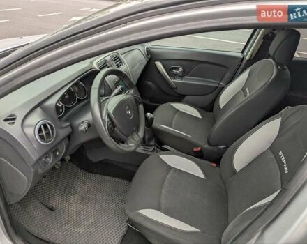 Серый Рено Сандеро СтэпВэй, объемом двигателя 1.6 л и пробегом 180 тыс. км за 6955 $, фото 9 на Automoto.ua