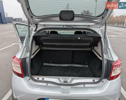 Серый Рено Сандеро СтэпВэй, объемом двигателя 1.6 л и пробегом 180 тыс. км за 6955 $, фото 29 на Automoto.ua