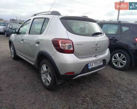 Серый Рено Сандеро СтэпВэй, объемом двигателя 1.5 л и пробегом 97 тыс. км за 7800 $, фото 2 на Automoto.ua