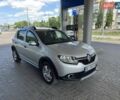 Серый Рено Сандеро СтэпВэй, объемом двигателя 1.46 л и пробегом 235 тыс. км за 8900 $, фото 4 на Automoto.ua