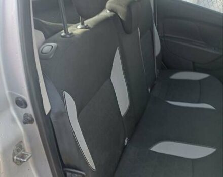 Серый Рено Сандеро СтэпВэй, объемом двигателя 1.46 л и пробегом 217 тыс. км за 7200 $, фото 18 на Automoto.ua