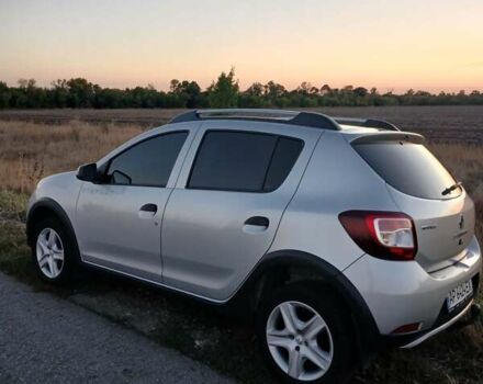 Серый Рено Сандеро СтэпВэй, объемом двигателя 1.5 л и пробегом 130 тыс. км за 10000 $, фото 3 на Automoto.ua