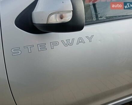Серый Рено Сандеро СтэпВэй, объемом двигателя 1.46 л и пробегом 217 тыс. км за 7200 $, фото 25 на Automoto.ua