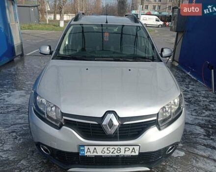 Серый Рено Сандеро СтэпВэй, объемом двигателя 1.46 л и пробегом 217 тыс. км за 7200 $, фото 3 на Automoto.ua