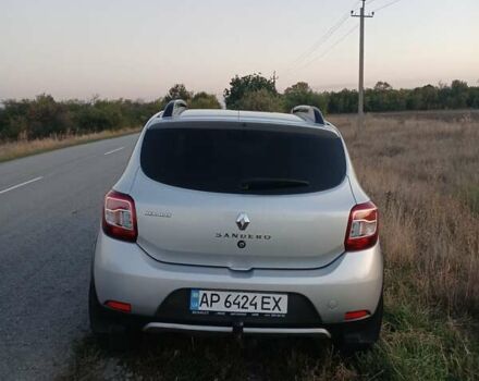 Серый Рено Сандеро СтэпВэй, объемом двигателя 1.5 л и пробегом 130 тыс. км за 10000 $, фото 2 на Automoto.ua