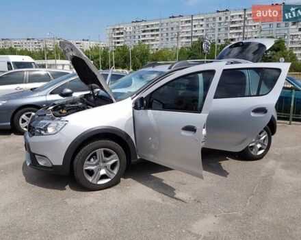 Серый Рено Сандеро СтэпВэй, объемом двигателя 1.46 л и пробегом 50 тыс. км за 12800 $, фото 2 на Automoto.ua