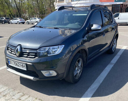 Серый Рено Сандеро СтэпВэй, объемом двигателя 1.6 л и пробегом 80 тыс. км за 11800 $, фото 2 на Automoto.ua