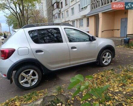 Рено Сандеро СтэпВэй 2018 в Житомире на Automoto.ua Серый Рено Сандеро СтэпВэй, объемом двигателя 1.46 л и пробегом 141 тыс. км за 10750 $, фото 3 на Automoto.ua