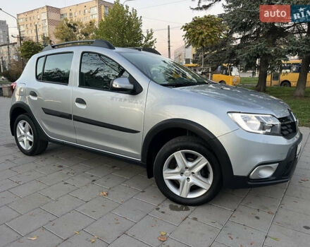 Серый Рено Сандеро СтэпВэй, объемом двигателя 1.46 л и пробегом 20 тыс. км за 13200 $, фото 16 на Automoto.ua
