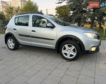 Серый Рено Сандеро СтэпВэй, объемом двигателя 1.46 л и пробегом 20 тыс. км за 13200 $, фото 1 на Automoto.ua