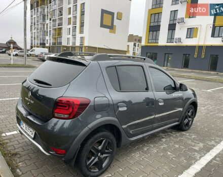 Серый Рено Сандеро СтэпВэй, объемом двигателя 1.5 л и пробегом 233 тыс. км за 12000 $, фото 12 на Automoto.ua