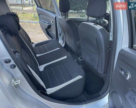 Сірий Рено Сандеро СтепВей, об'ємом двигуна 1.5 л та пробігом 40 тис. км за 12600 $, фото 12 на Automoto.ua