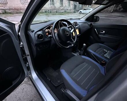 Серый Рено Сандеро СтэпВэй, объемом двигателя 1.46 л и пробегом 38 тыс. км за 12000 $, фото 7 на Automoto.ua