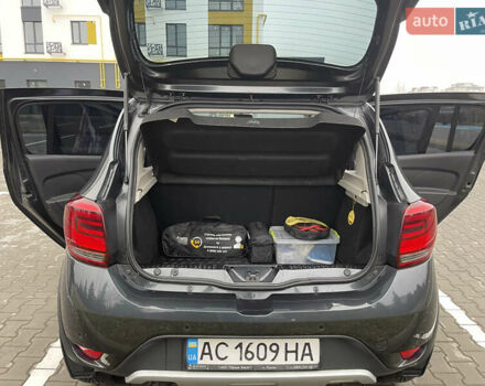 Серый Рено Сандеро СтэпВэй, объемом двигателя 1.5 л и пробегом 233 тыс. км за 12000 $, фото 46 на Automoto.ua