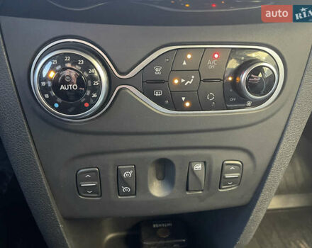 Сірий Рено Сандеро СтепВей, об'ємом двигуна 1.5 л та пробігом 40 тис. км за 12600 $, фото 20 на Automoto.ua