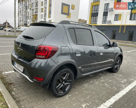 Серый Рено Сандеро СтэпВэй, объемом двигателя 1.5 л и пробегом 233 тыс. км за 12000 $, фото 10 на Automoto.ua