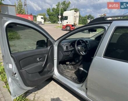 Серый Рено Сандеро СтэпВэй, объемом двигателя 0.9 л и пробегом 77 тыс. км за 11500 $, фото 15 на Automoto.ua