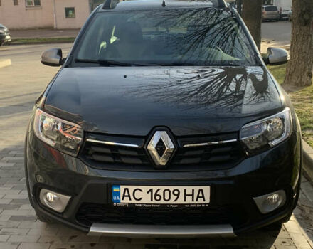 Серый Рено Сандеро СтэпВэй, объемом двигателя 1.5 л и пробегом 233 тыс. км за 12000 $, фото 3 на Automoto.ua